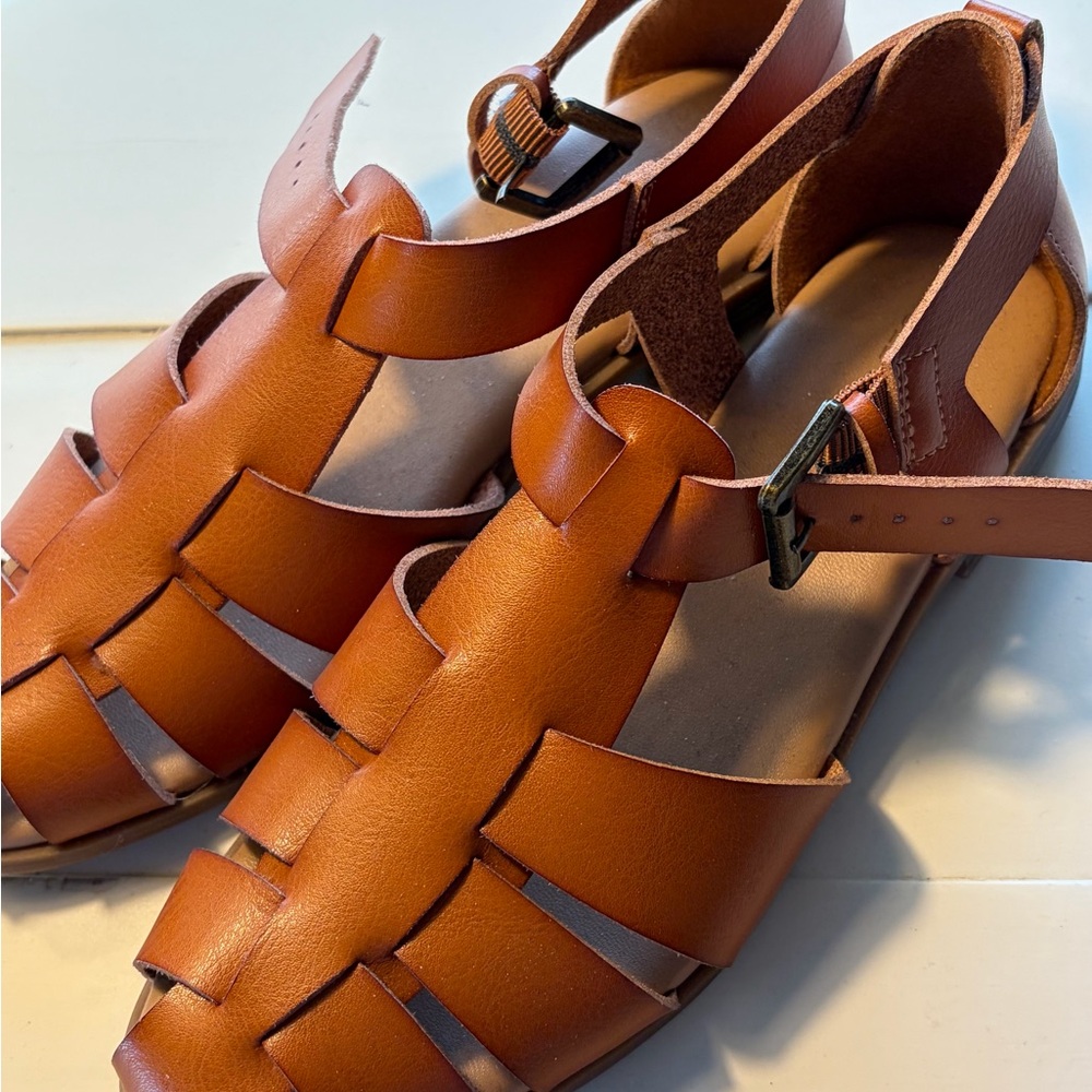 Old Navy Tan Leather Sandals